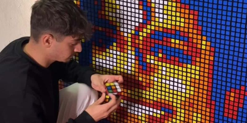 RITRATTO CON CUBI DI RUBIK
